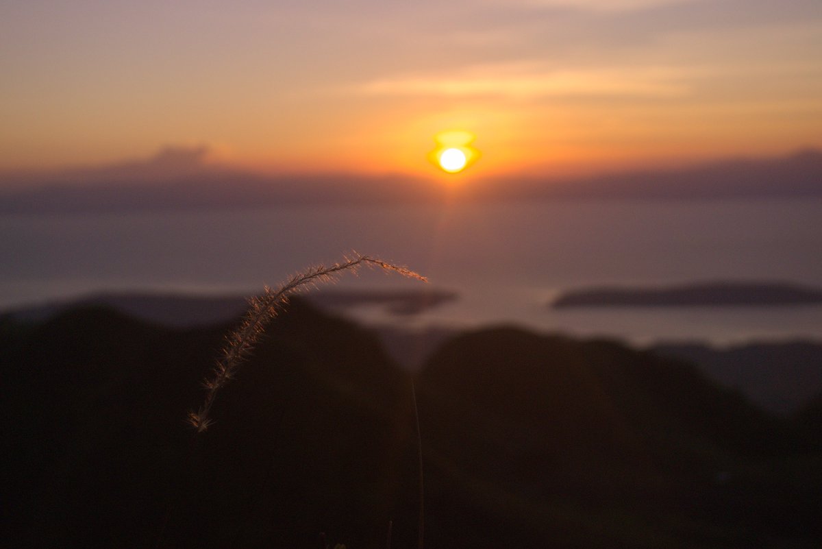 Breathtaking sunsets from the peak of Mt. Kandungao 
#trekking #cebu #Philippines #Wanderlust #Wanderlust108 #travel #SunsetTrip #sunsets