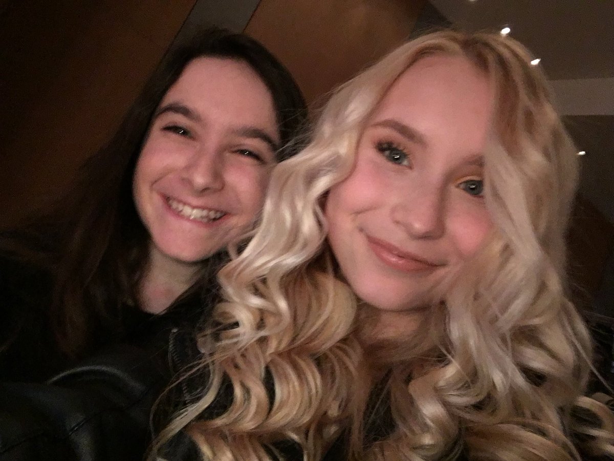 ThatHannahAlper's tweet photo. 14’s a pretty cool age. I LOVE @VivianHicks voice and her passion. Fun fact: she’s an anti-bullying advocate and went on tour with @BulliesReality! #TheLaunch https://t.co/PHFPWRgLgW