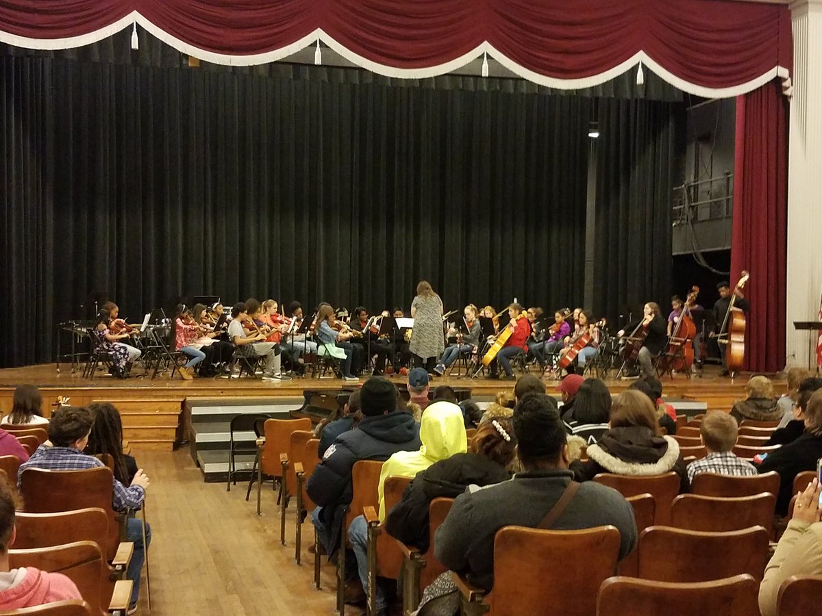 kbemis16's tweet photo. @MontPleasantMS fantastic performances tonight! #proudteacher https://t.co/9IOu4YKGFc