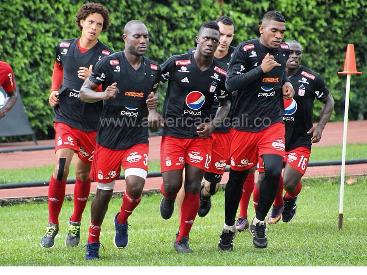 Poniéndonos Ofi para el 2018 #pretemporada2018 👹👹👹⚽️⚽️⚽️💪🏿💪🏿💪🏿