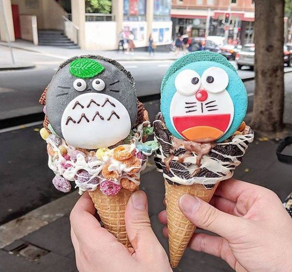 Follow Anna and head out to Liverpool where she found these amazing Totoro and Doraemon macaron ice cream sandwiches! 😍🍦 Which one is your favorite? 😋💕 ► goo.gl/45YVv4 🍨
#japancandybox #yummy #icecreamart #totoroicecream #doraemonicecream #cutefood #toocutetoeat