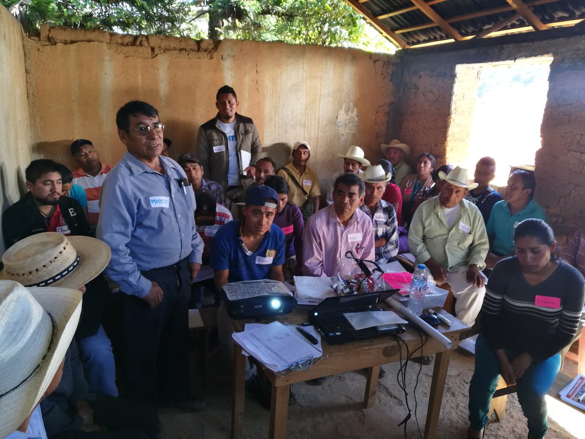 ROSACER14329571's tweet photo. Proceso de Alineación en base al EC0272 realizado en Eloxochitlan de Flores Magon, Oaxaca @Mely_Romero @incarural @PerlaIbaez2 @linosma @LeticiaInca https://t.co/U32tEKgBCb