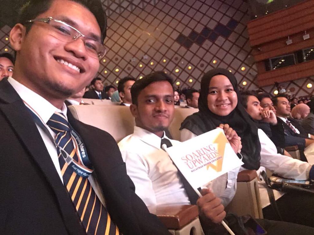 Md_Hiz's tweet photo. Amanat KPT 2018
From UTP with love.
#AmanatKPT2018
#SoaringUpwards
#SRCUTP
#UniversitiTeknologiPETRONAS https://t.co/8mGaUWdcnk