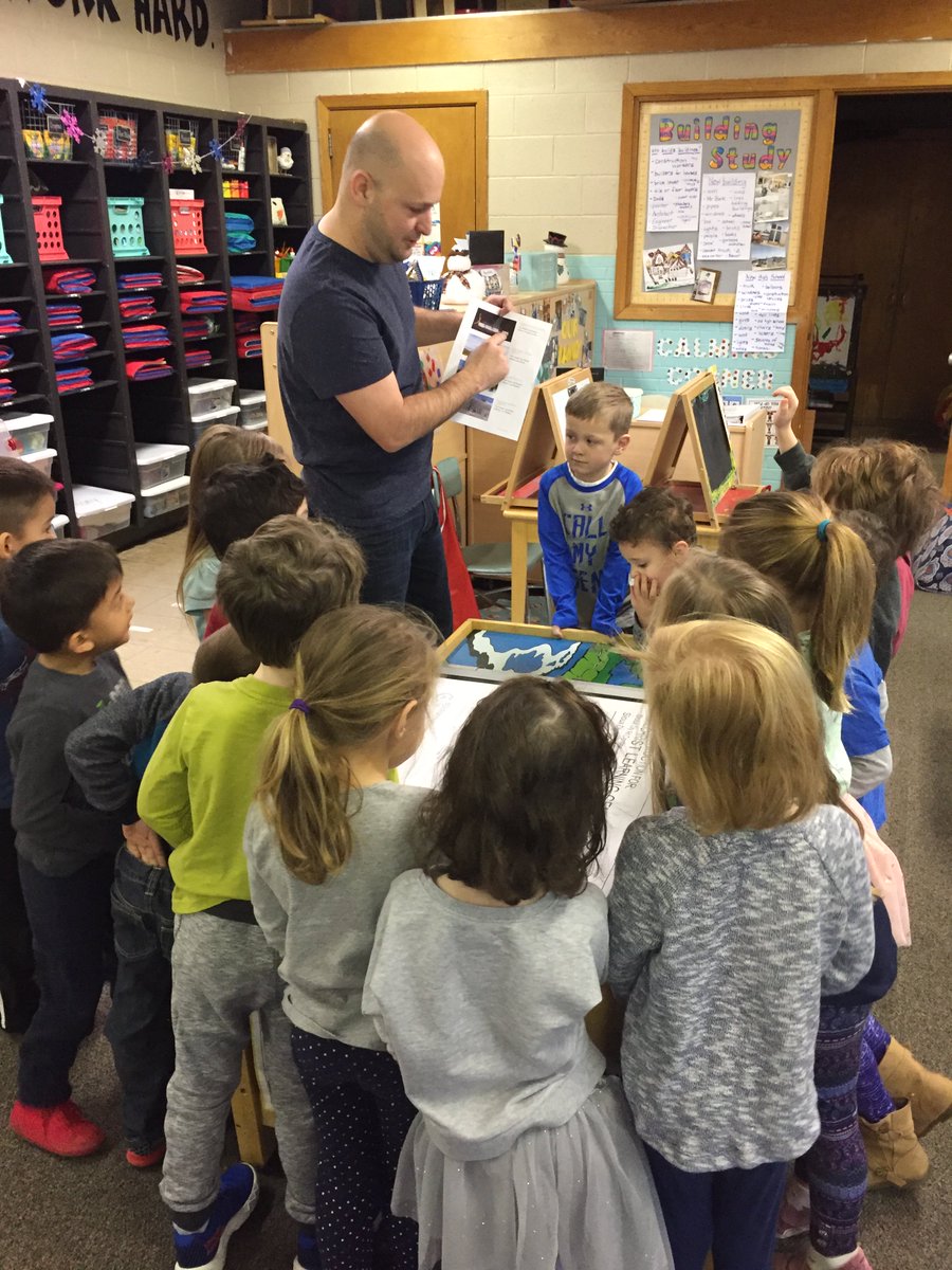 jpettykc's tweet image. Preschoolers had a visit from an architect as part of their Building Study. Today during small groups they became architects and designed a building of their own! #SCPSI