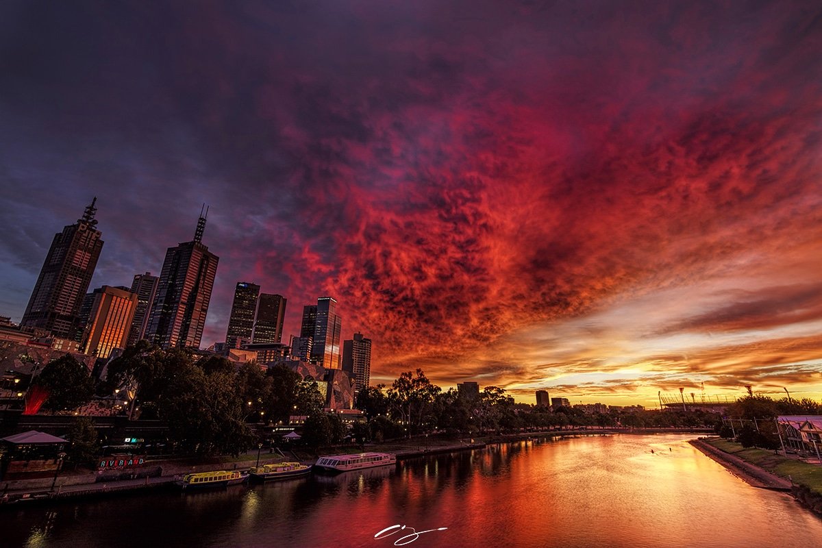 SKYLINE BLAZE
Melbourne, Australia 🇦🇺
#melbourne #travel #nature #sunrise #canonaustralia