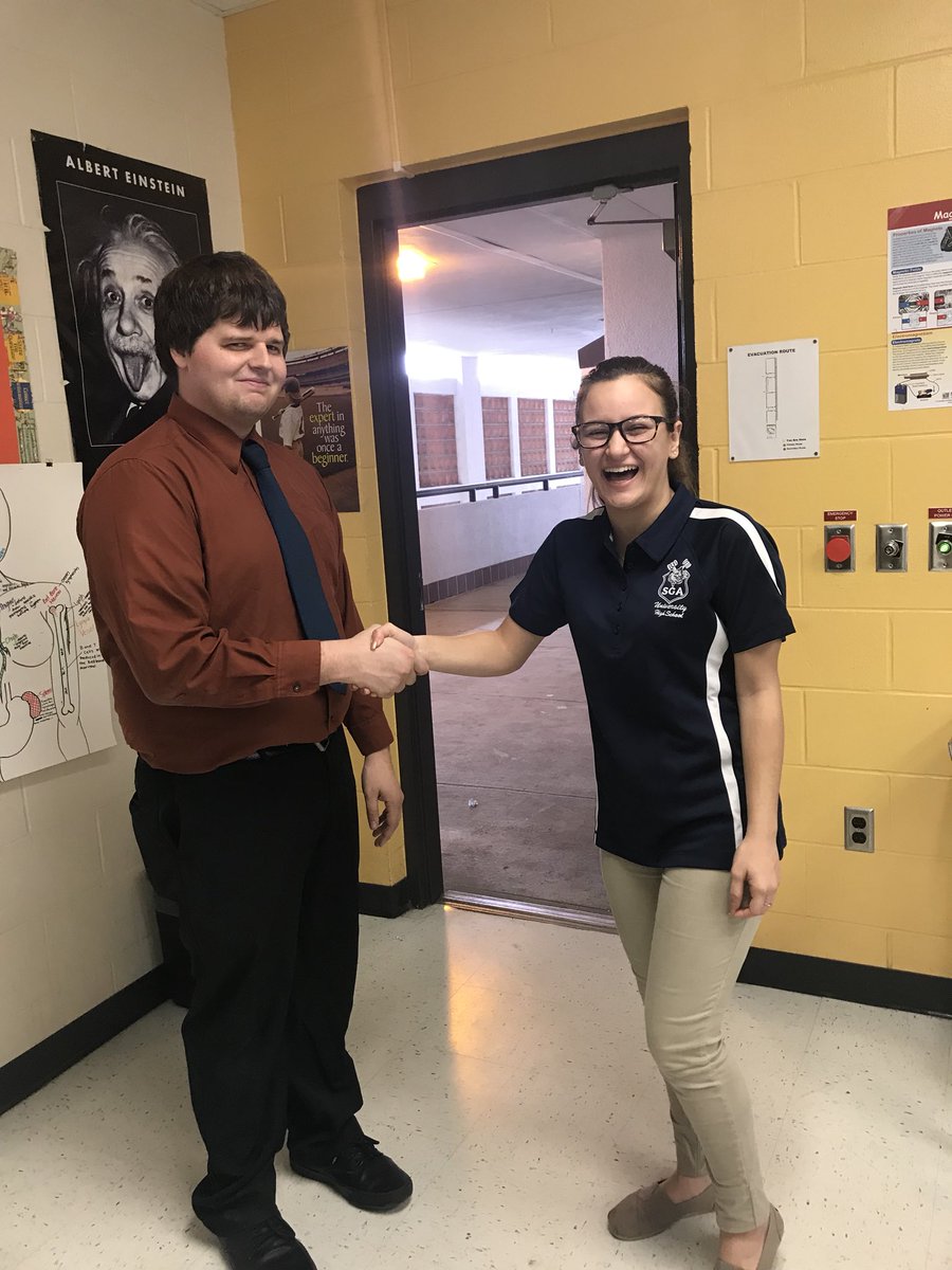 estefaniasoler_'s tweet photo. For every RT, Mr. Neason will donate $0.50 For every like, he will donate $0.25. All For CougarThon! Ends in a week 1/24/18! RT/Like! 👍🏻 #FTK https://t.co/J3j4E62AZ5