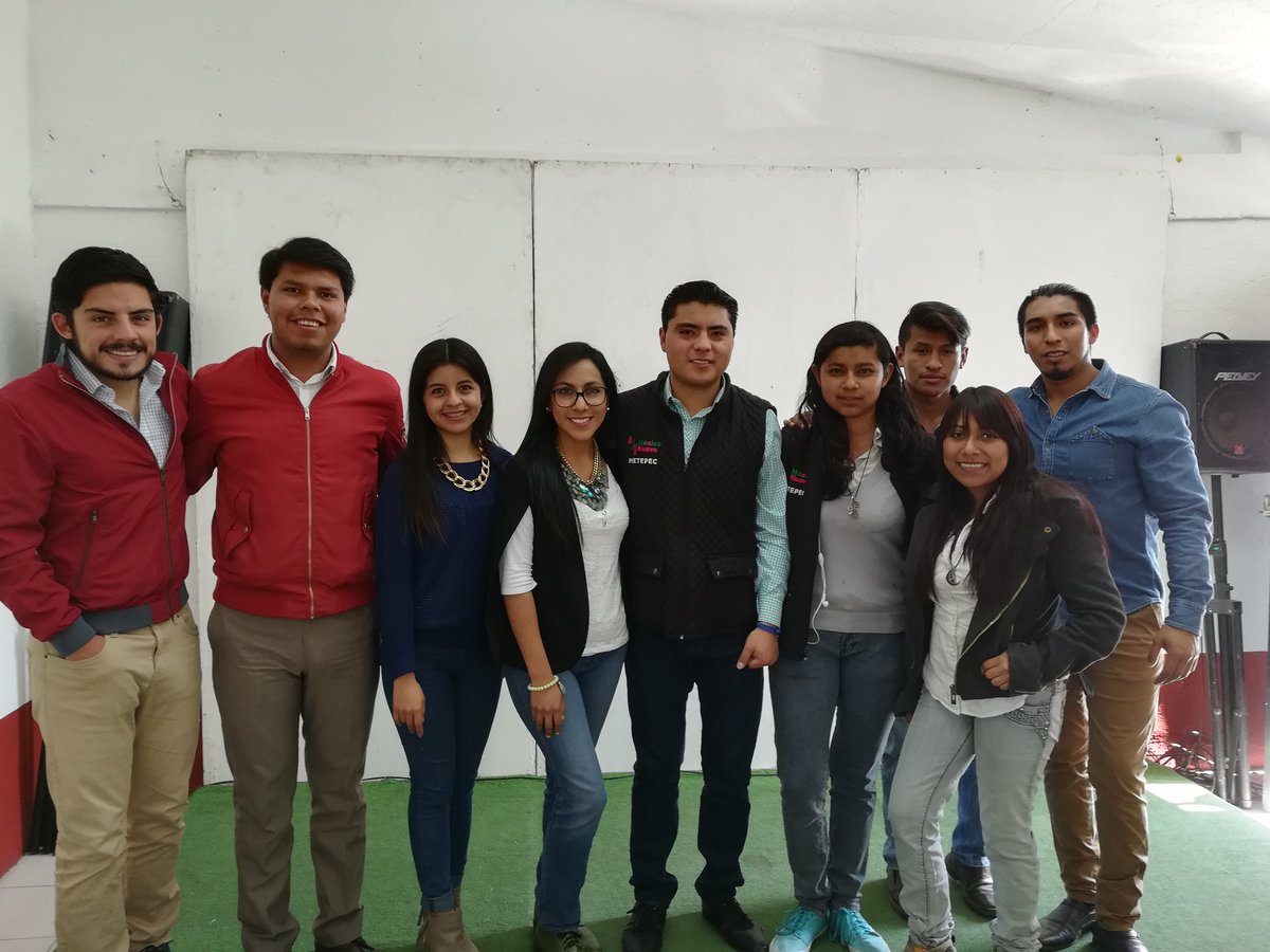 MNenMetepec's tweet photo. #MNenMetepec presente en el Curso de Documentos Básicos del #PRI Nos preparamos con dedicación y compromiso. #LeVamosAMetepec #MNPasiónYTalento https://t.co/RsjRYURyu9
