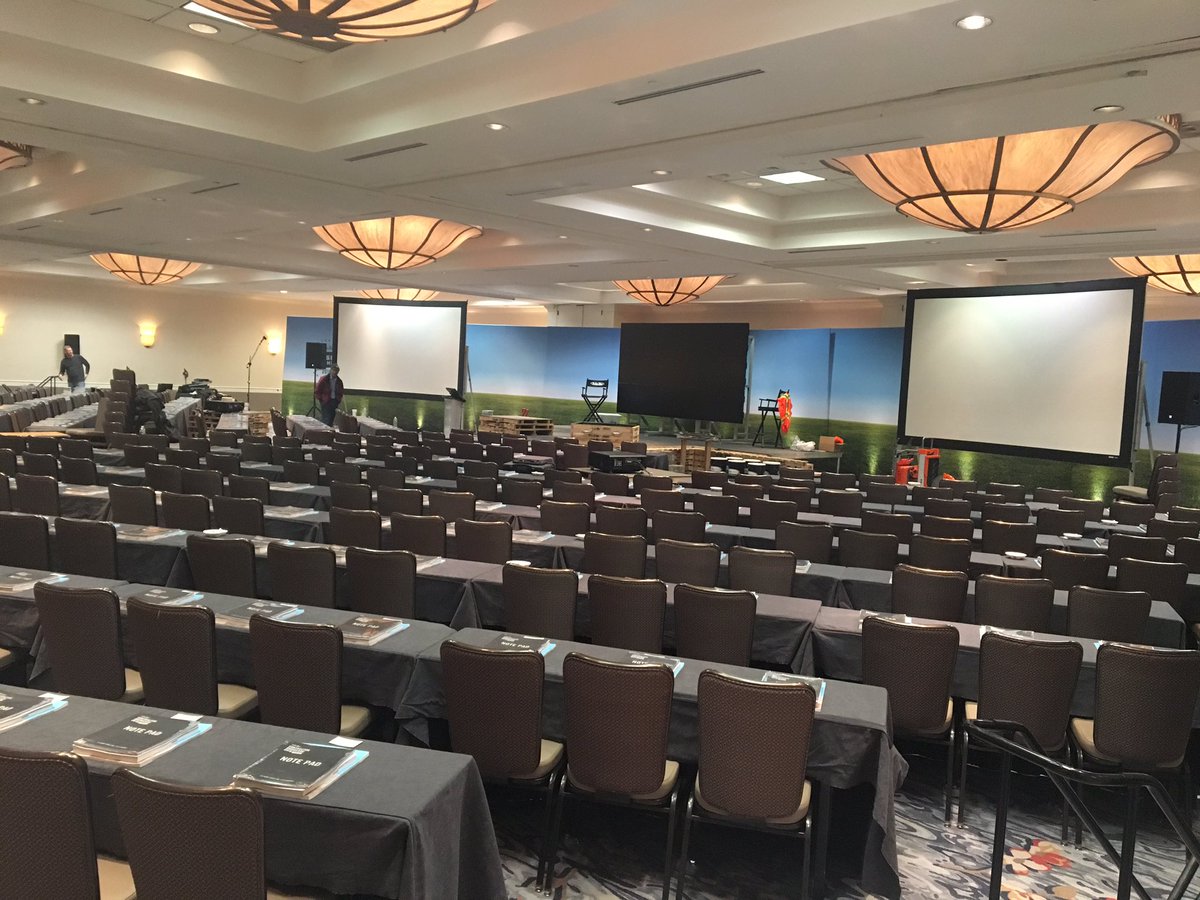 gcgabellini's tweet image. @techobloc Contractor Showcase... come join 400 of your fellow hardscapers in #charlotte #hardscape #pavers #tradeshow