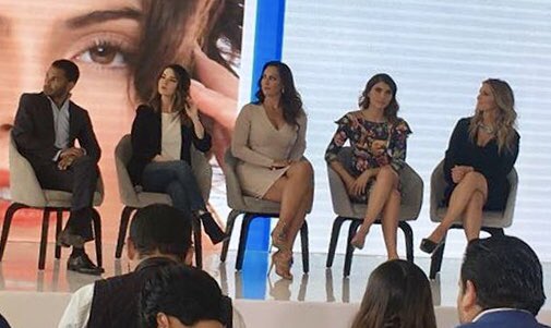 DioLLuberes's tweet photo. Muchísimas gracias a la prensa mexicana por acompañarnos en la presentación oficial de #ClubDeEva junto a @LAURAGII @vdelcastillotv @ESMEOFICIAL @anetteoficial ¡Ya listísimos para nuestro GRAN ESTRENO! 🎥🍎 Lunes 15 a las 12pm por @Aztecauno https://t.co/gMaECTTzAS