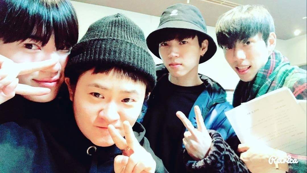 InfinitizeMx's tweet photo. [10-01-18 ] #Dongwoo, #Woohyun y #Sungjong en la transmisión de "Kim Shin Young Noon Song of Hope". https://t.co/nc9NBZbsX1