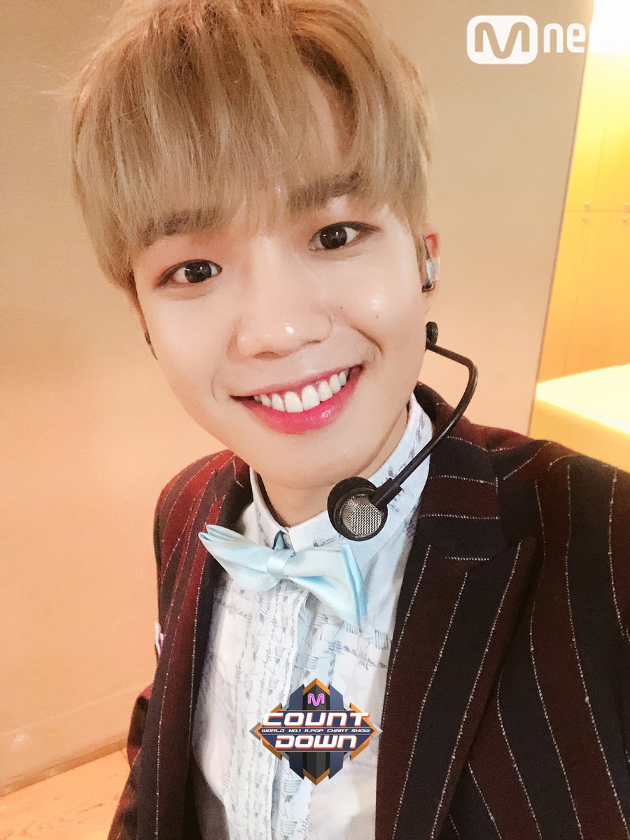 MnetMcountdown's tweet photo. 트친님들 많이 보고싶었어요~~#엠카운트다운 #셀카 타임!! 시작합니다요! 꽁꽁 얼어붙은 날씨도 사르르 녹여버리는 #MXM #임영민 #김동현 군의 예쁨 터지는 셀카~~~요 사진 마음속에 품고 따뜻함 느껴주소서~~오늘 저녁 6시 본방사수 무대도 함께해요! https://t.co/EznkP17sV2