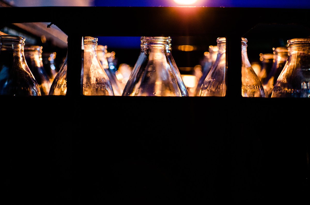 Every week we deliver 34,000 pints of milk in glass bottles to the doorsteps of east London.Then our fantastic customers leave out their empties for us to return to the dairy who wash them, fill them &amp; send back to us. This surly is not rocket science ? #plasticfree #getamilky