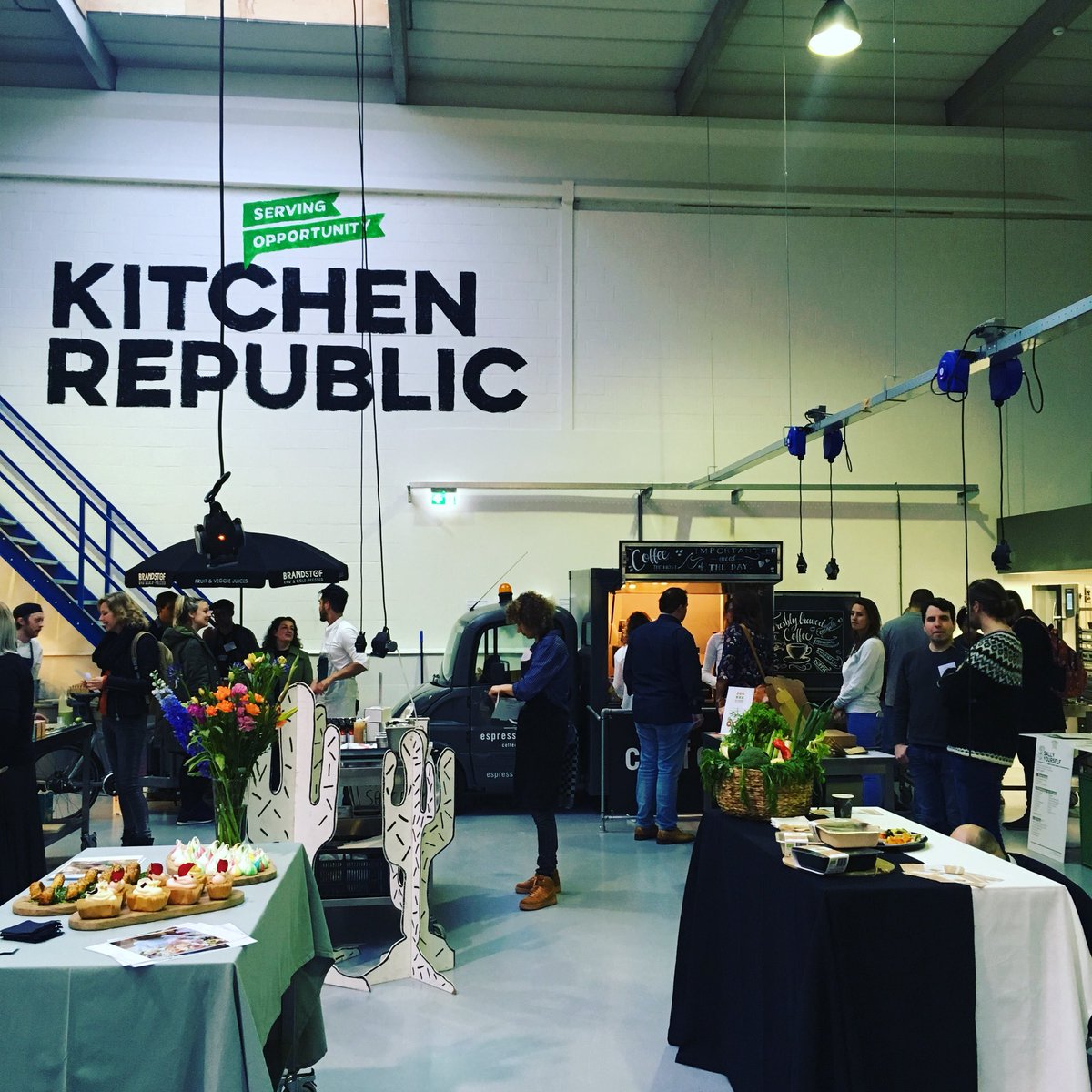 food_lab_hva's tweet photo. Breafast session to discover new concepts and food entrepreneurs #kitchenrepublic https://t.co/H4GIYETFW5