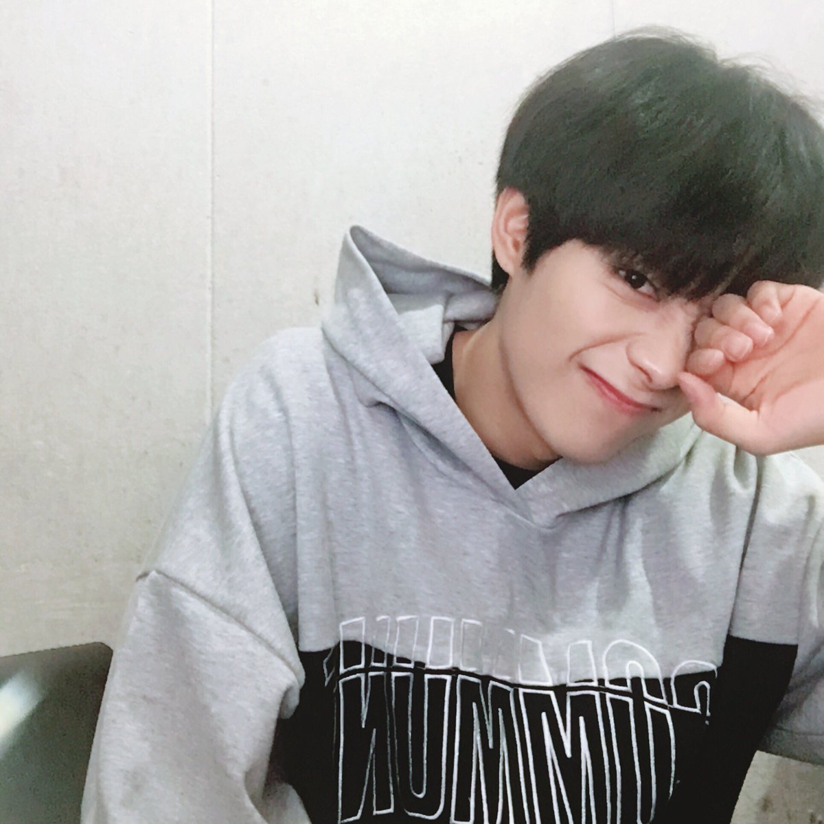 KNKOfficial220's tweet photo. [희준]퀭😨 #크나큰 https://t.co/Bdi9tCfmVE