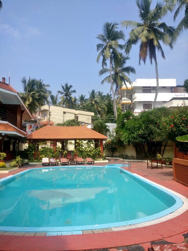IamAmmarr's tweet photo. Whattay Royal vacation this was!! Thanks @TreeboHotels for 7 days of extreme pampering at 4 super luxurious properties in #Kerala! The treebo properties completely blew us of with the serene locations and service quality. Look forward to more such amazing experiences in future! https://t.co/AggjoNVGs9