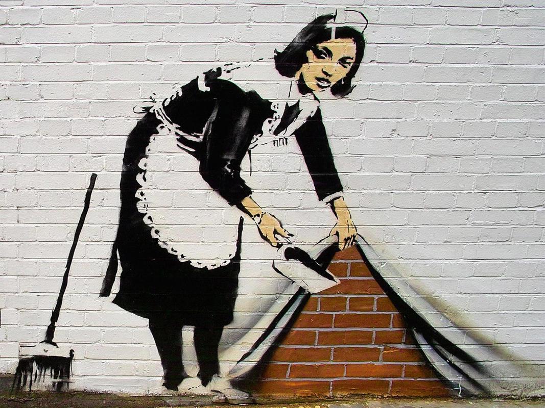 robayly's tweet photo. 10am @SomerValleyFM interview with subversive secretive street artist @thereaIbanksy courtesy of @arkbounduk Plus inspirational BANKSY words of wisdom throughout the show. #EclecticSelection with artistic licence puts graffiti on the radio. https://t.co/1d9V5PFhHX