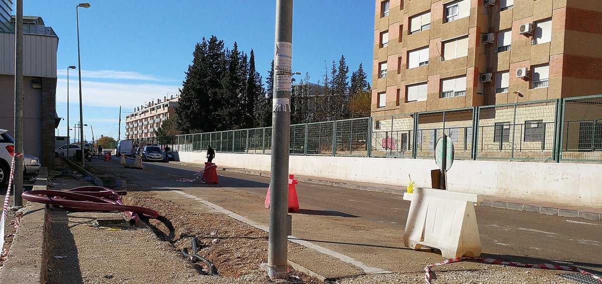 lorcafunciona's tweet photo. 🚧🏗️ Nuevos avances se suman a la renovación urbana de la Alameda de Cervantes: https://t.co/bTNlnbIjPS #LorcaFunciona https://t.co/7fOqMGPyoC