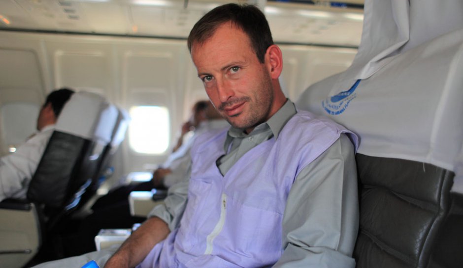 EnvoyeSpecial's tweet photo. Il y a six ans, le 11 janvier 2012, notre confrère journaliste Gilles Jacquier était tué à Homs en Syrie. Nous pensons à lui, à @CPOIRON, à sa famille et à ses amis. #EnvoyeSpecial https://t.co/0EfPS84W7S