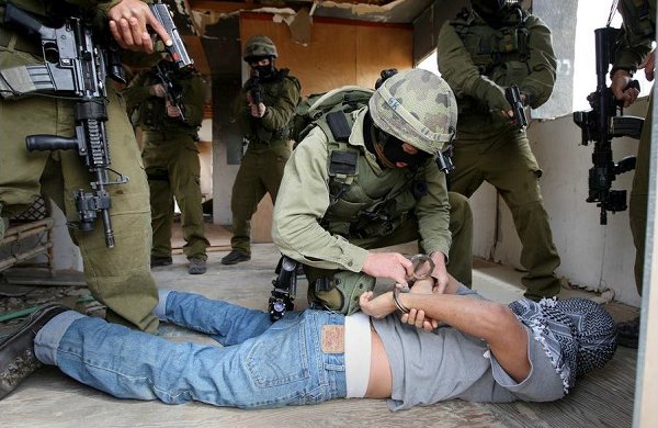 lemondejuif1fo's tweet photo. 🔴 Traque des tueurs de #juifs en Judée-Samarie : #Tsahal arrête 18 terroristes palestiniens recherchés  🇮🇱 👊 ►►►https://t.co/p4n3ZsV2IV https://t.co/w9iZhV79LC
