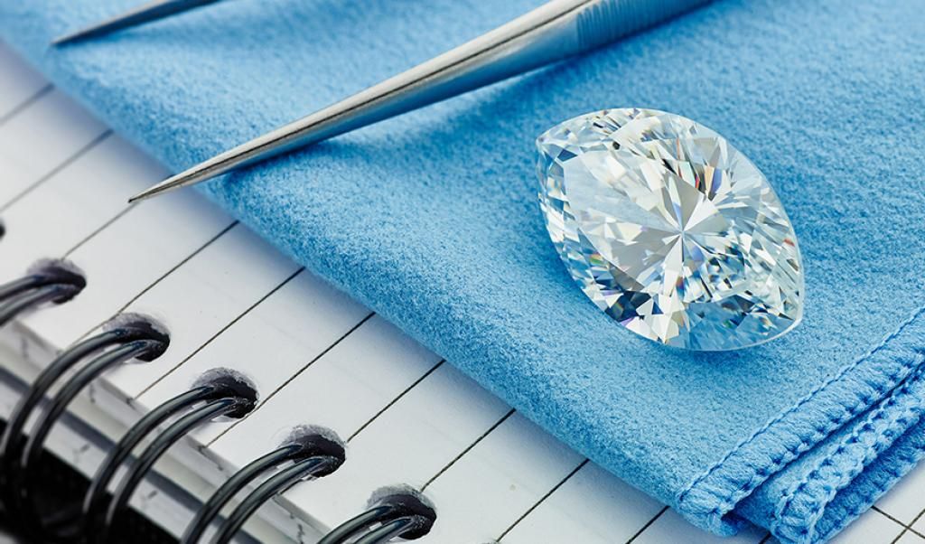 JewelTree_Ldn's tweet photo. Diamond Shapes | A Definitive Guide to Popular Diamond Shapes https://t.co/TT4DavvWcK @Serendipity_D https://t.co/q3rGCWJTbS