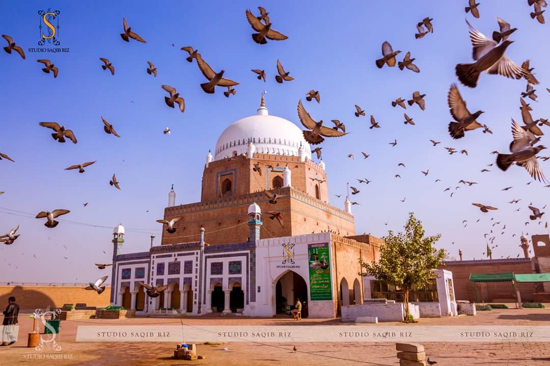talking_clicks's tweet photo. Tomb of Hazrat Bahauddin Zikria Multan, Pakistan. https://t.co/6JFdYq2ePa