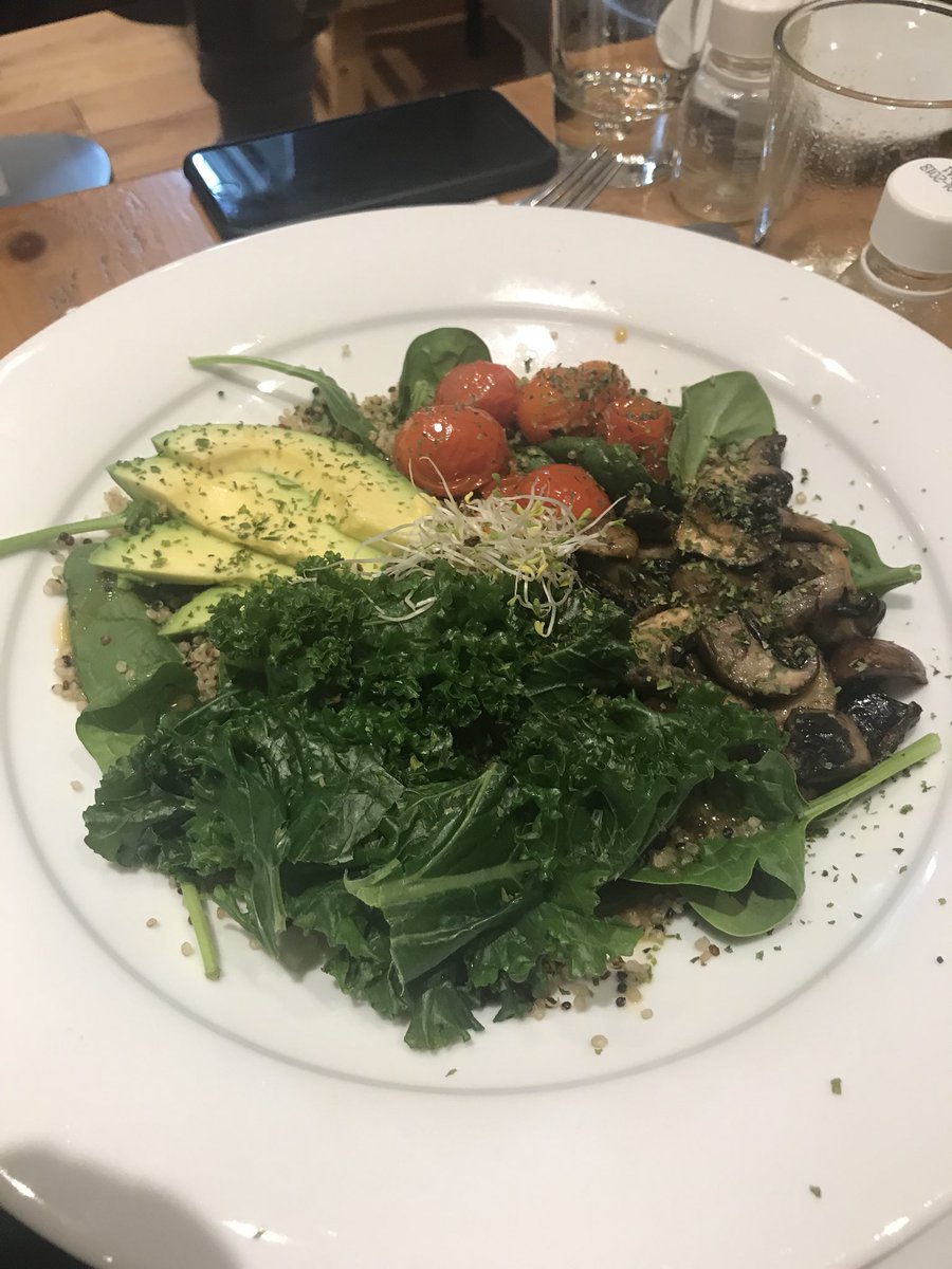 Lumaloves's tweet photo. Superfood breakfast bowl, everything you need to start the day in a healthy way 👌 @lovewimbledon @LondonHealthMum @WimVillage @wimbwildchild #wimbledon #bs2b #breakfast #goodness #sw19 #london #vegan #vegetarian #glutenfree #netmume #quinoa #lifeforme #london #eatyourgreens https://t.co/3BMTOhCBxx