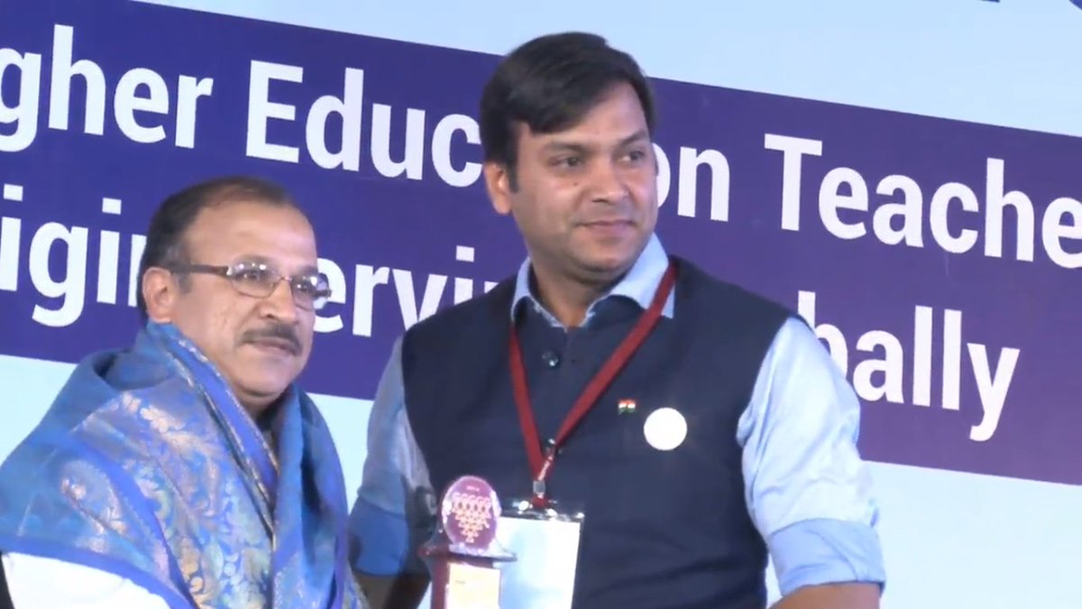 vatsalshah4444's tweet photo. Felicitation of Dr.Charudutt Raghunath Gurjar #2ndNTC #MITWPU https://t.co/0klOGwODJ6