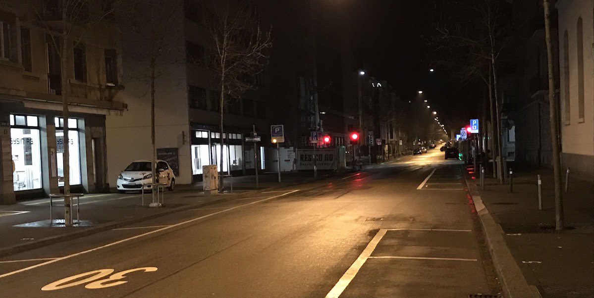 CoffeePizzaLove's tweet photo. #zurich, 5:30
traffic lights regulate 
Traffic not there
I walk in the dark
daily routine
anticipating life
Not there https://t.co/84B6xZWuvB