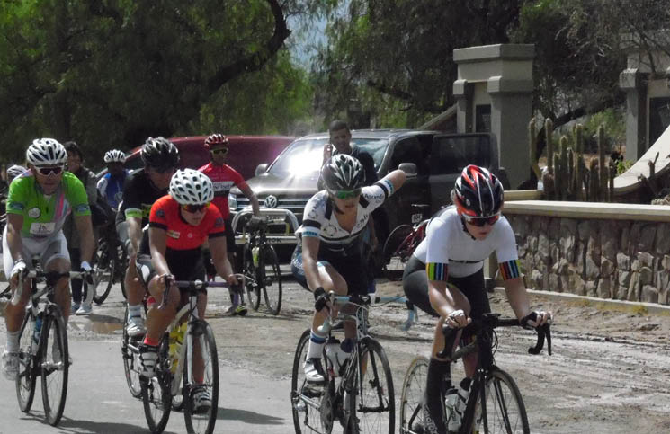 intocyclingsa's tweet photo. Have you entered yet? Eden #Road & Time Trial #Championships 2018 will be taking place on 13 and 14 January at #Higate #OstrichFarm! #Oudtshoorn #Riders #Bike #Cycling #Event #EdenCycling #Roadcycling https://t.co/oTynRE4r3b https://t.co/7E9rAQWh5O