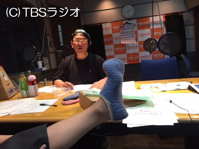 Chisato Abe Twitterren Tama954 心優しいリスナーさんが編んでくれた 陸王 ならぬ ぬく王 を履くpnkパイセン の 足 外山惠理 ピエール瀧 たまむすび