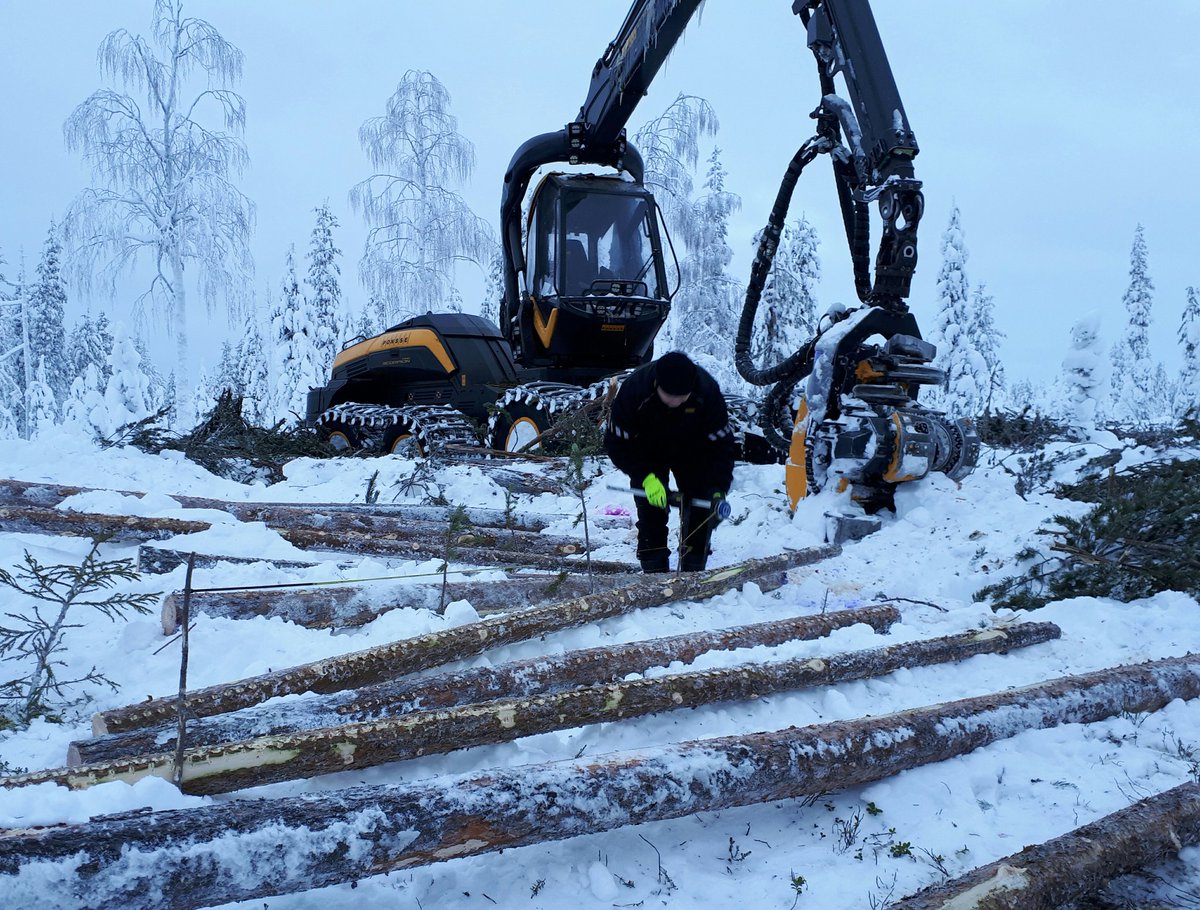 Omavalvontaa valvovan silmän alla! #Ponsse #Scorpionking #Keiteleforest #Keitelegroup