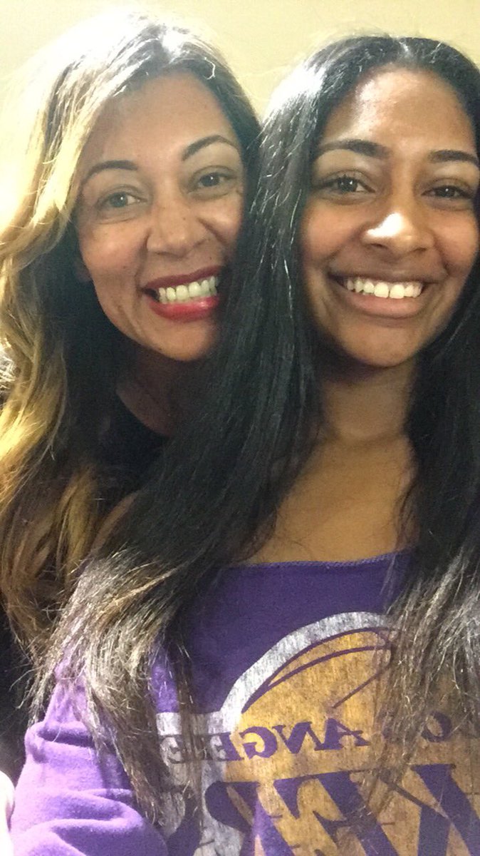 xtrabeez's tweet photo. Probably the best moment of 2018 💕 #LakersWin #imgoodluck 😉 https://t.co/oBpXQNzsaX