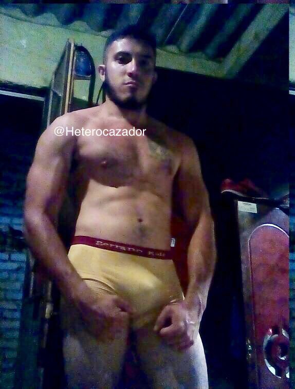 Heterocazador's tweet photo. Ya me voy a dormir que ya llegaron las visitas 😏🍆❤️ https://t.co/wpSy9Kf56G