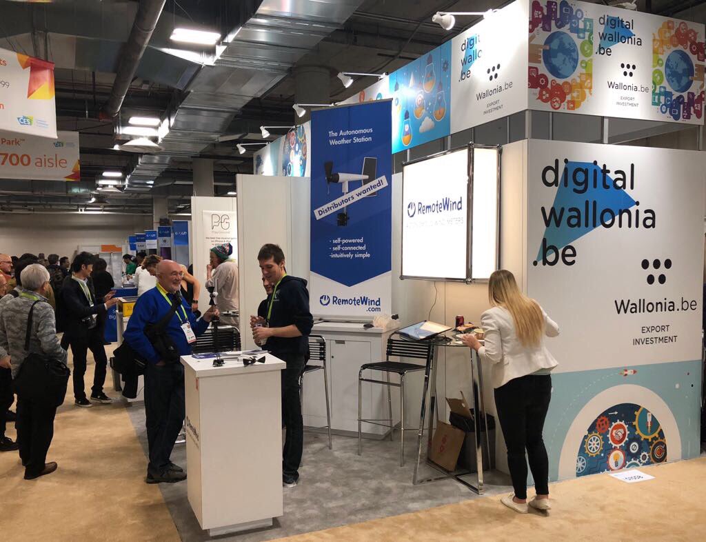 PDELCOMMINETTE's tweet photo. 14 PME et start-ups wallonnes sur le plus grand salon high-tech du monde : de beaux succès en perspective. Les Wallons sont décidément ambitieux ! #CES2018 #Awex_Belgium https://t.co/9P1KfOEI8j