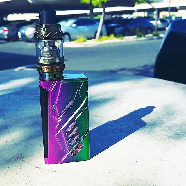 vaporldotcom's tweet photo. ๐นCuboid or elipse? T-ptiv 220w or T-priv 3 300w ? Which one you gonna choose ?
---> T-PRIV starter kit: https://t.co/63JlNsbjs9
---> T-priv 3 kit: https://t.co/AXOHGJx3tF
#Vaporl #Smok #Tpriv #vapekits #vapegear #vapekit #vapelife #vapedaily #cloudchaser #vapeporn #ecigs #vape https://t.co/rtKCKELAMr
