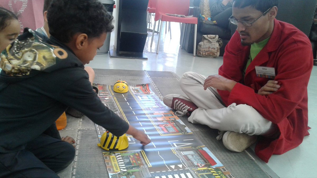 ScienceCentreCT's tweet photo. Your day just got brighter...Don't miss out on: 
TODAY'S PROGRAMME - 11 January 2018 https://t.co/QHKq7FBcIP
#BackToSchoolCountDown #SummerHolidayProgramme #TopTechWorkshops https://t.co/YynEGyb2dG