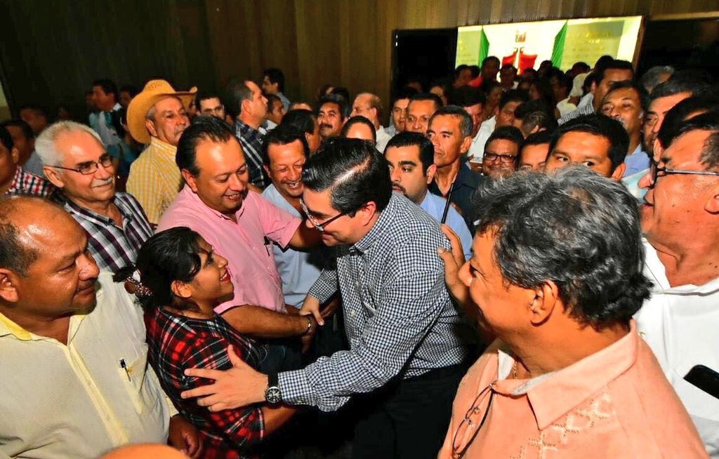 RomanRo45's tweet photo. Hoy, mañana y siempre mi lealtad está con @josedelavegaa , TABASCO necesita de hombres preparados y con experiencia, eso es lo que usted representa. https://t.co/4cDoybVc8G