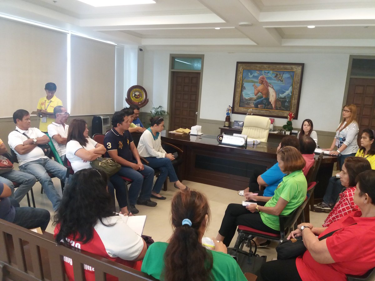 RepArleneBrosas's tweet photo. Dialogue with Taytay LGU Office of the Mayor Joric Gacula on the request of demolished Floodway Pasig residents for a temporary staging area https://t.co/ahHFKBwNfO