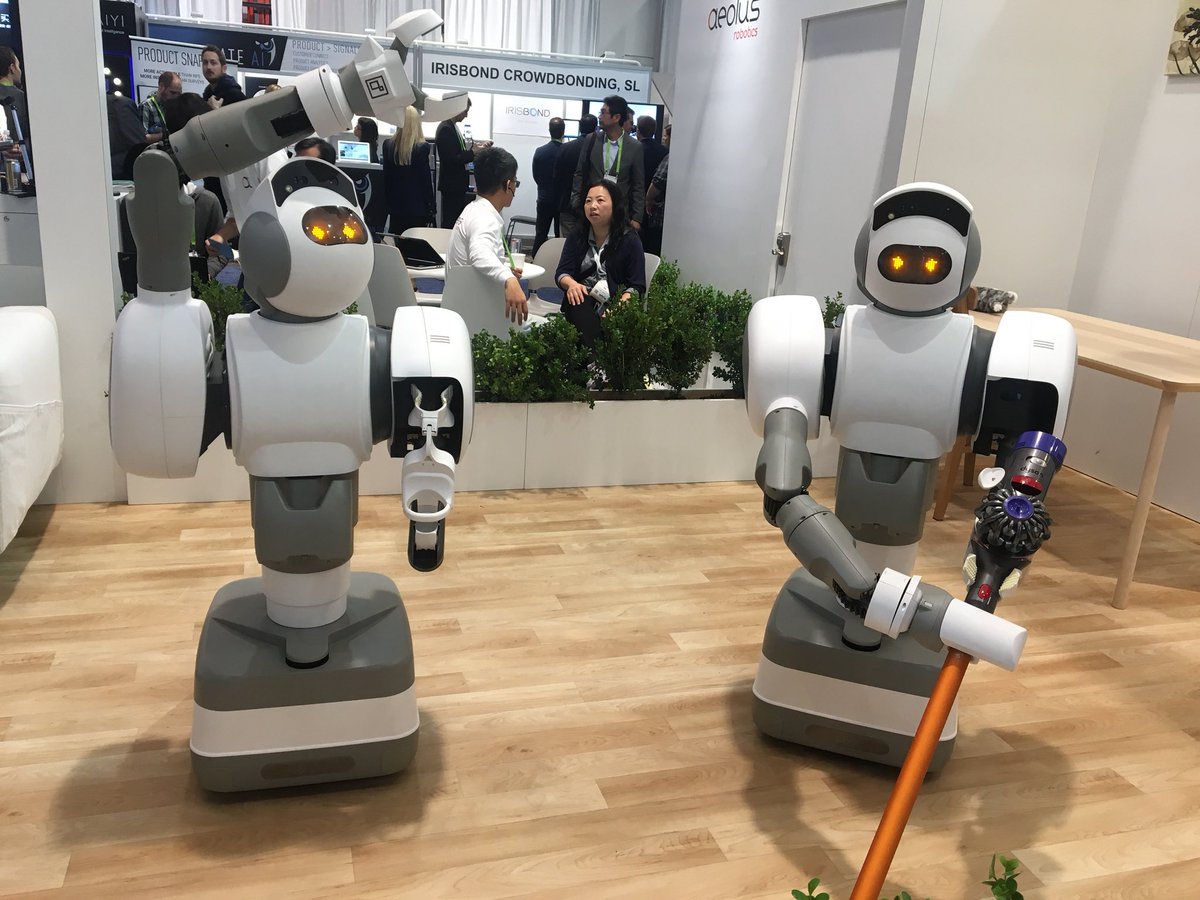 tictcluster's tweet photo. Robotik, akıllı ev sistemleri, akıllı ulaşım, giyilebilir teknoloji, sanal gerçeklik ve çok daha fazla alanda son teknoloji ürünlerin sergilendiği #CES2018 ve firmalarımızın görüşmeleri son hızıyla devam ediyor. @ODTUTeknokent @CES https://t.co/m8cVlVqHtx