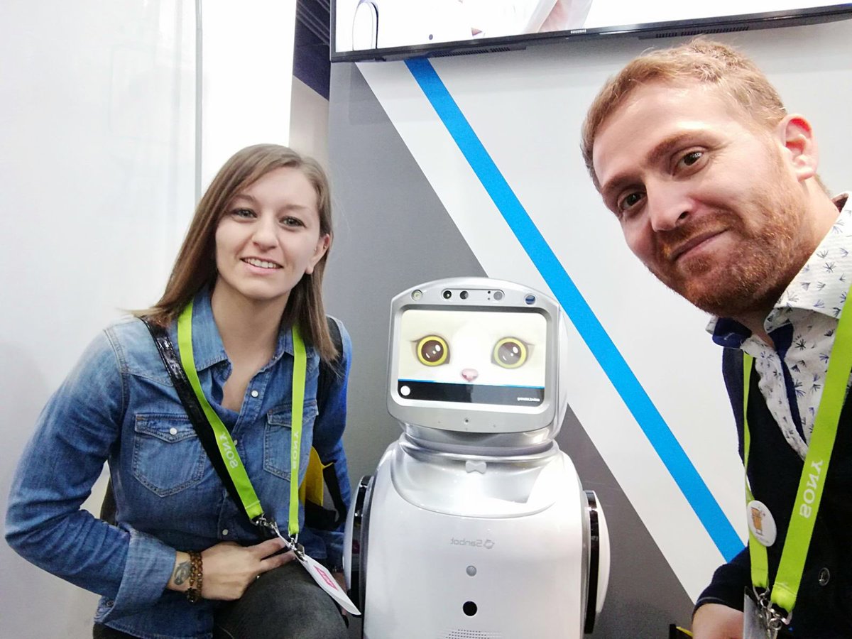 tictcluster's tweet photo. Robotik, akıllı ev sistemleri, akıllı ulaşım, giyilebilir teknoloji, sanal gerçeklik ve çok daha fazla alanda son teknoloji ürünlerin sergilendiği #CES2018 ve firmalarımızın görüşmeleri son hızıyla devam ediyor. @ODTUTeknokent @CES https://t.co/m8cVlVqHtx