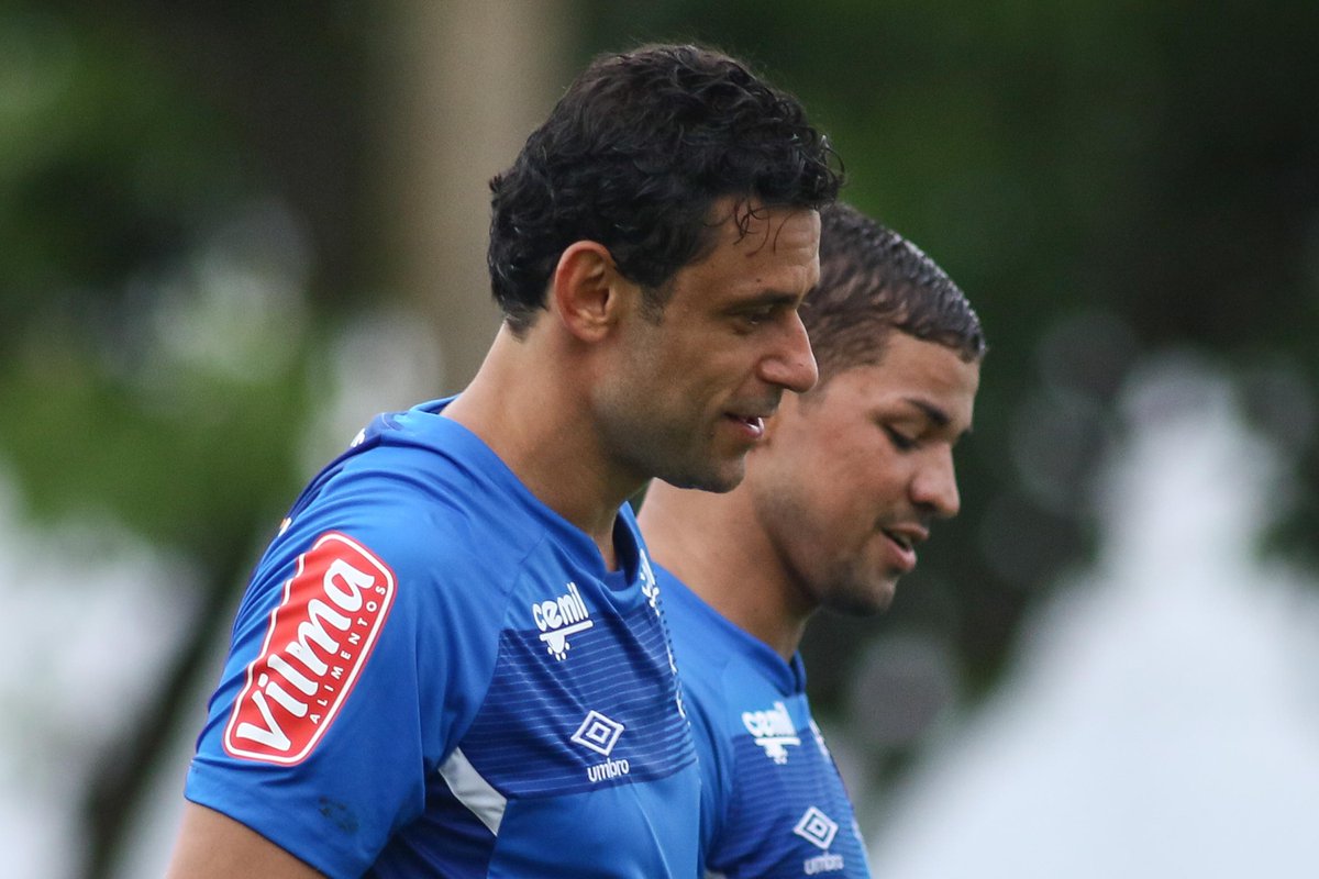 ESPNBrasil's tweet photo. Endividado até o pescoço, @Cruzeiro monta elenco em que ser titular será parada dura; veja por quê

https://t.co/czA3F7J89g https://t.co/0YRWDzk491