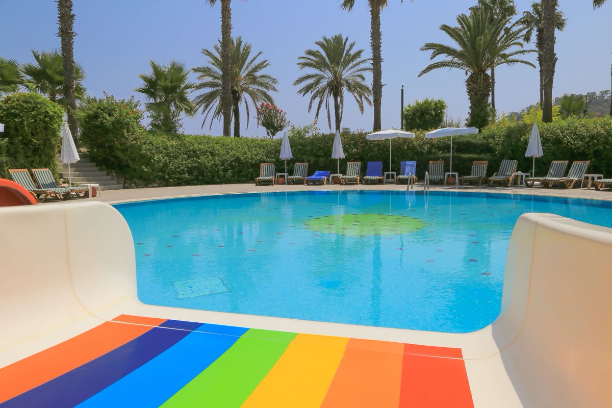 KilikyaHotels's tweet photo. Güneşli günlerde eğlenceli su kaydıraklarımızda zaman geçirmekten daha güzel bir şey yok!
Нет ничего лучше, чем проводить солнечные дни на весёлых водных горках!
#KilikyaResort #KilikyaHotels #funful # waterslides https://t.co/dB7nUTk7vH