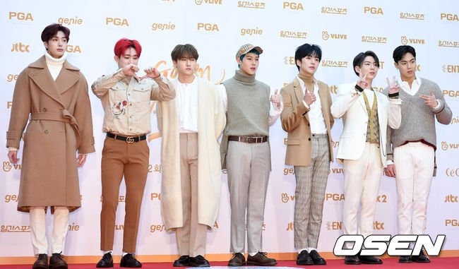 MONSTA X 