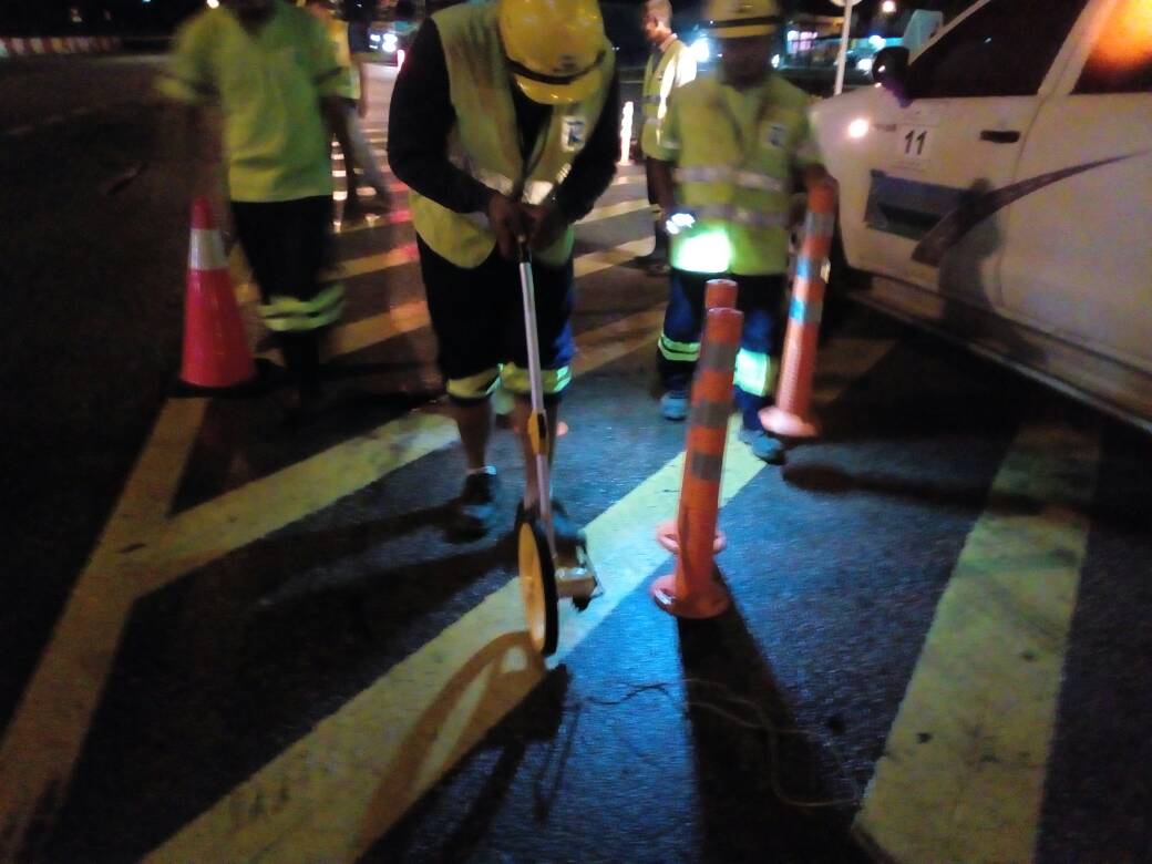 Aktiviti #JDJKR bg penambahbaikan kawasan kemalangan di FT12; sek 72 ;  flexible post <a href="/JKRPAHANG/">JKR PAHANG</a> <a href="/JKRMalaysia/">JKR Malaysia</a>