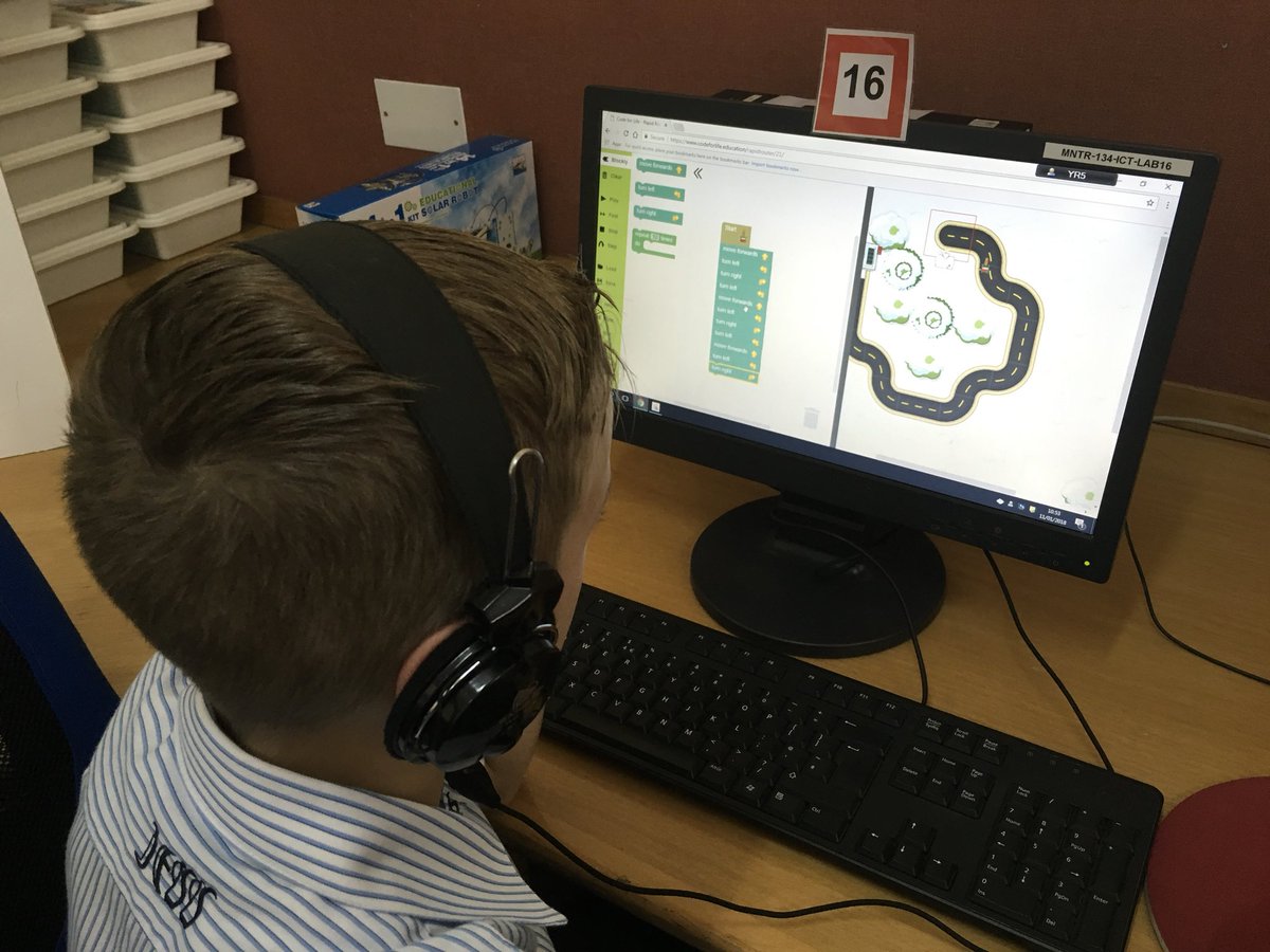 JESSICTDept's tweet image. @JESSJumeirahYR5 are learning about repeat functions using the amazing #rapidrouter #jessdigital #ipaded