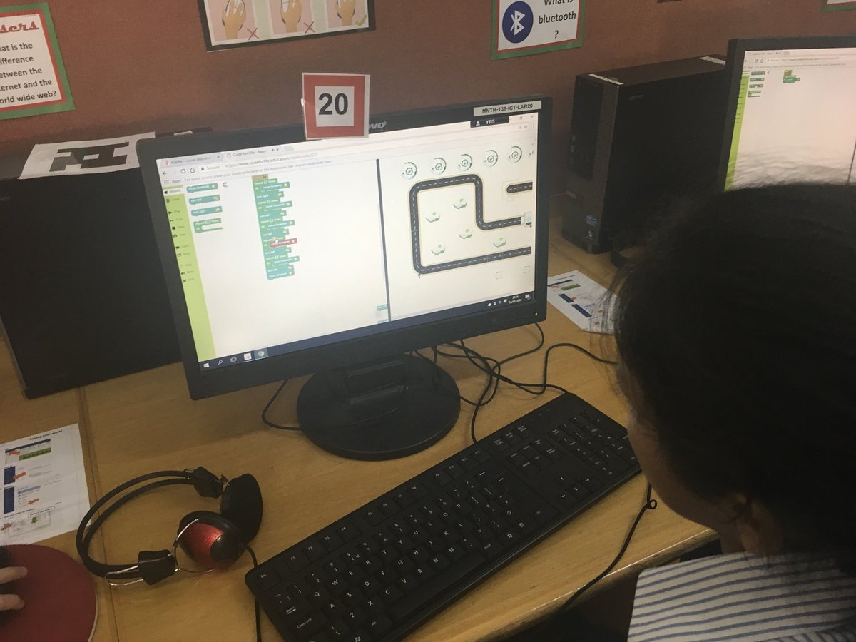 JESSICTDept's tweet image. @JESSJumeirahYR5 are learning about repeat functions using the amazing #rapidrouter #jessdigital #ipaded