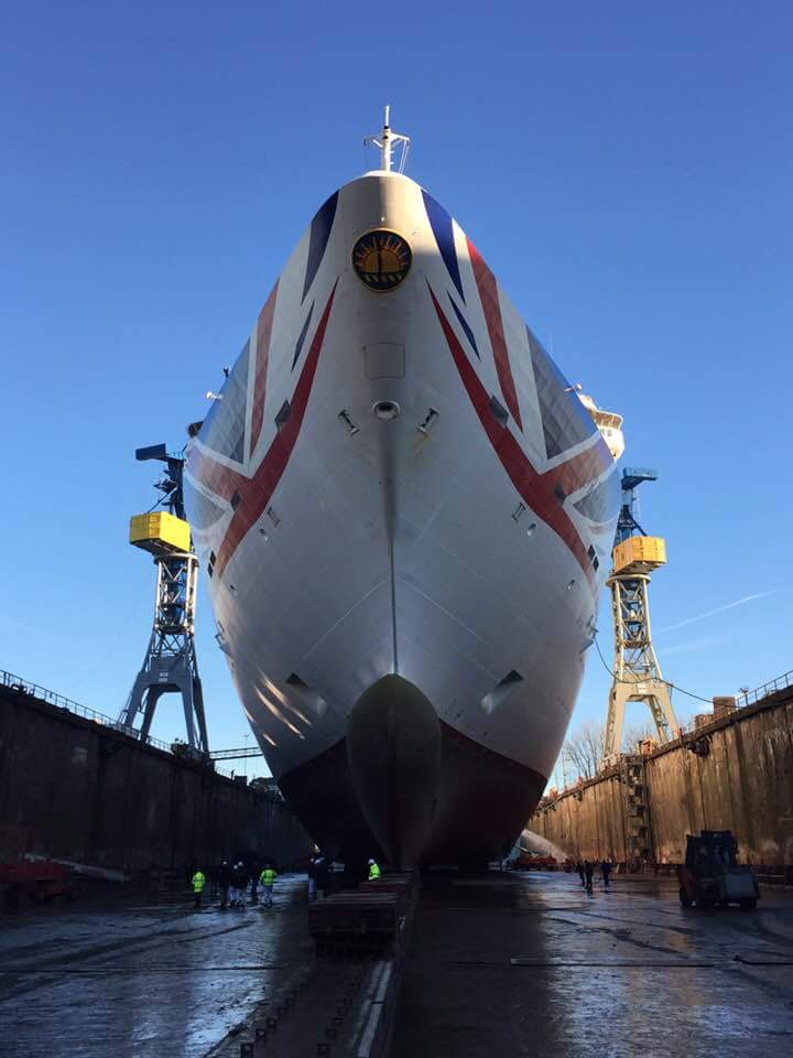 thecruiseblog's tweet photo. I love this photo of #Oriana in Germany. It really highlights how big these magnificent vessels are (even a smaller one like this). #pandocruises #cruise #cruising #travel #pictures #photoexclusive https://t.co/rlPd0zhKoK