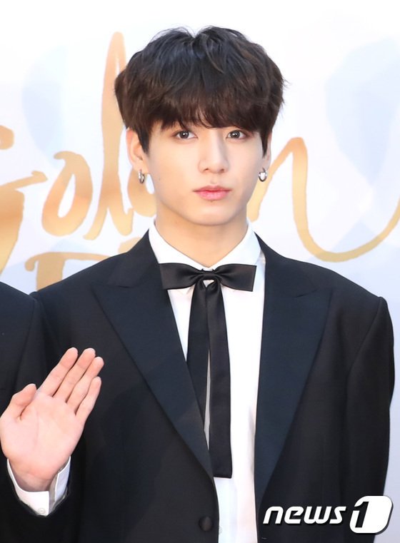 Jungkook Updates on Twitter: "[PRESS] 180111 GDA Day 2 #방탄소년단 #정국…