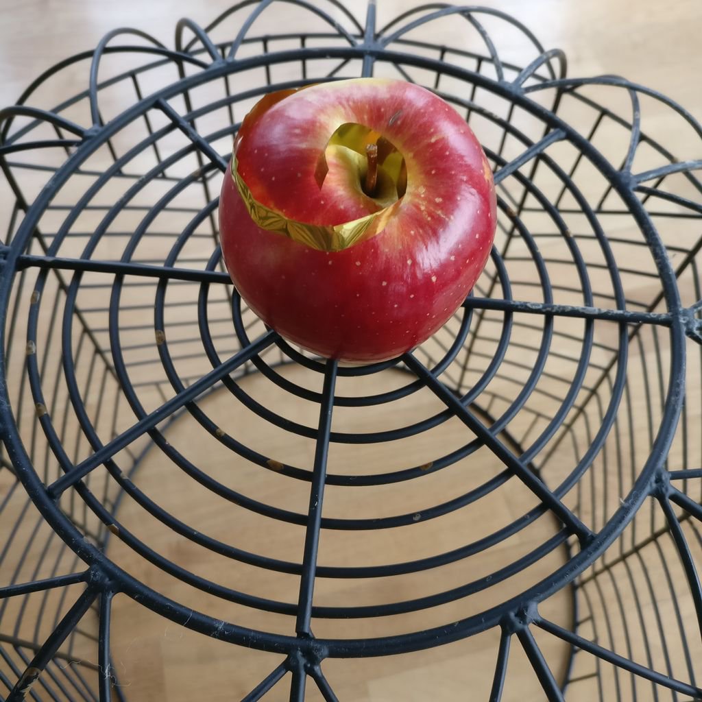 factory_market's tweet photo. 🍏 Am Tag des Apfels 🍎 Apfel schnappen &amp; gesund futtern 💪

Oder doch lieber Banana??? 🍌🤣 

#schneewittchen #apfel #esstmehrobst #vitaminbombe
#obst #gesundessen #leckerschmecker #vegetarier #fitfoodie #cleaneating https://t.co/gmzYyVLcQZ