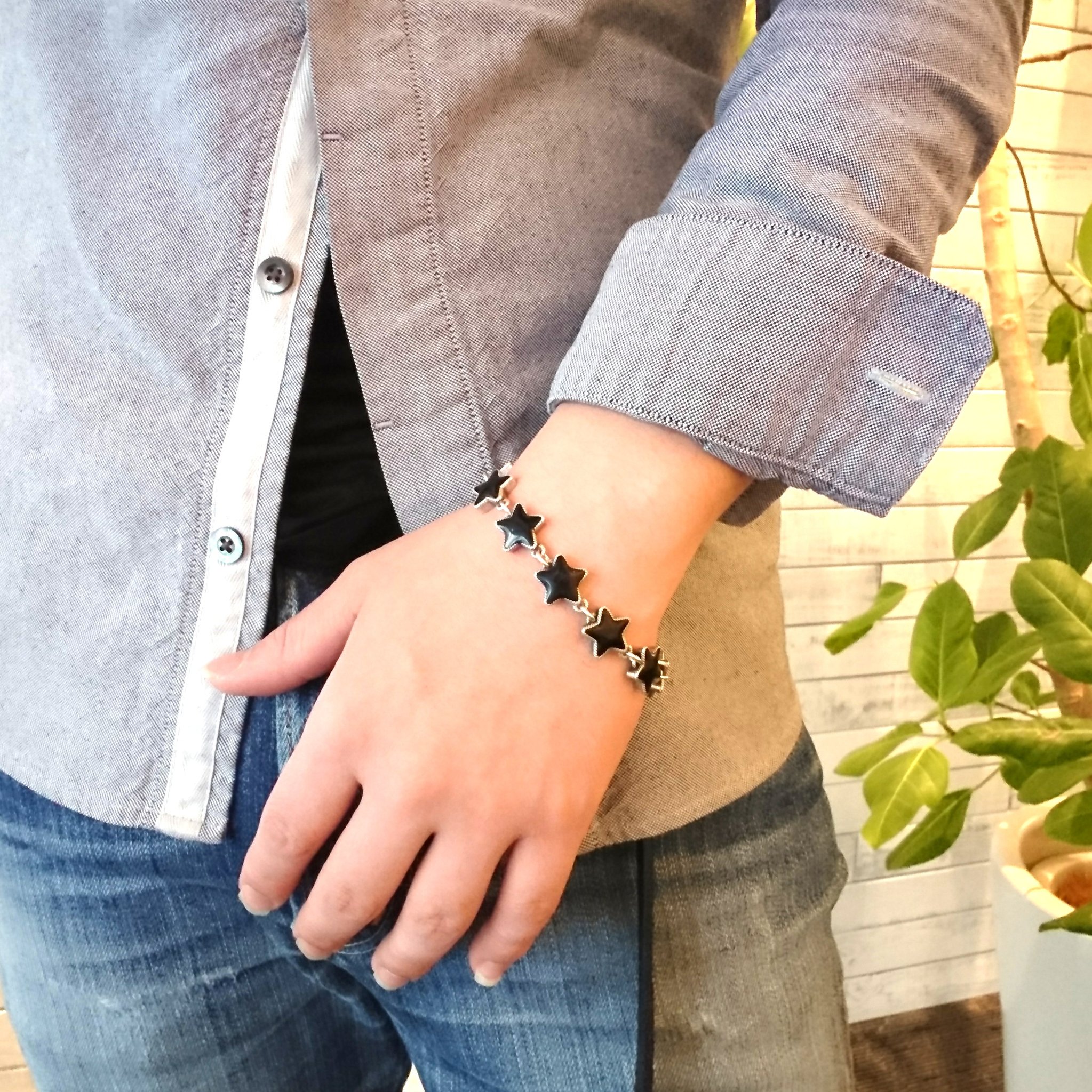 アバハウスオンラインメンズ Twitterissa Abahouse Philippe Audibert別注スターブレスレット T Co Vrhsdxeget 海外アーティストなど人気有名人も愛用しているフランス パリのジュエリーブランド 注目のスターモチーフのアクセサリー